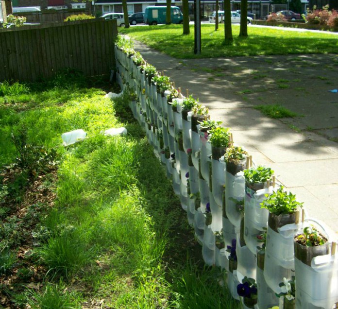 badge Sidewalk Applicable Gard din sticle de plastic cu flori | Idei pentru gradina